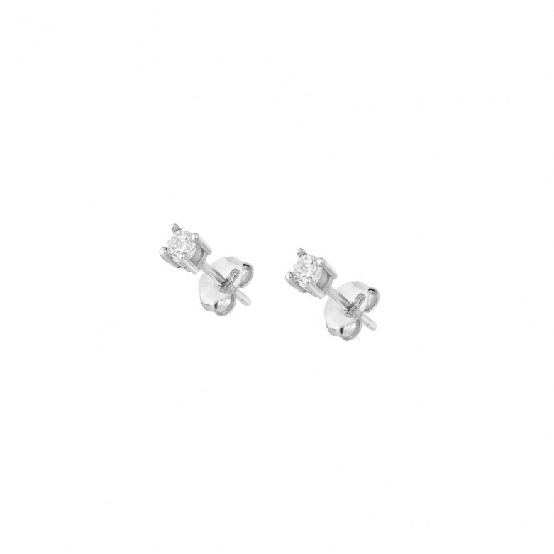 Sterling silver 925° 3mm clear round cz studs.