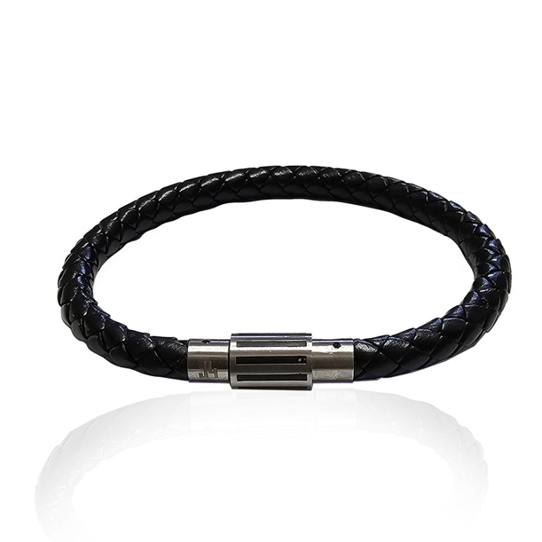 J4 6mm Briaded black leather bracelet with stainless steel magnet clasp. 19 to 21cm